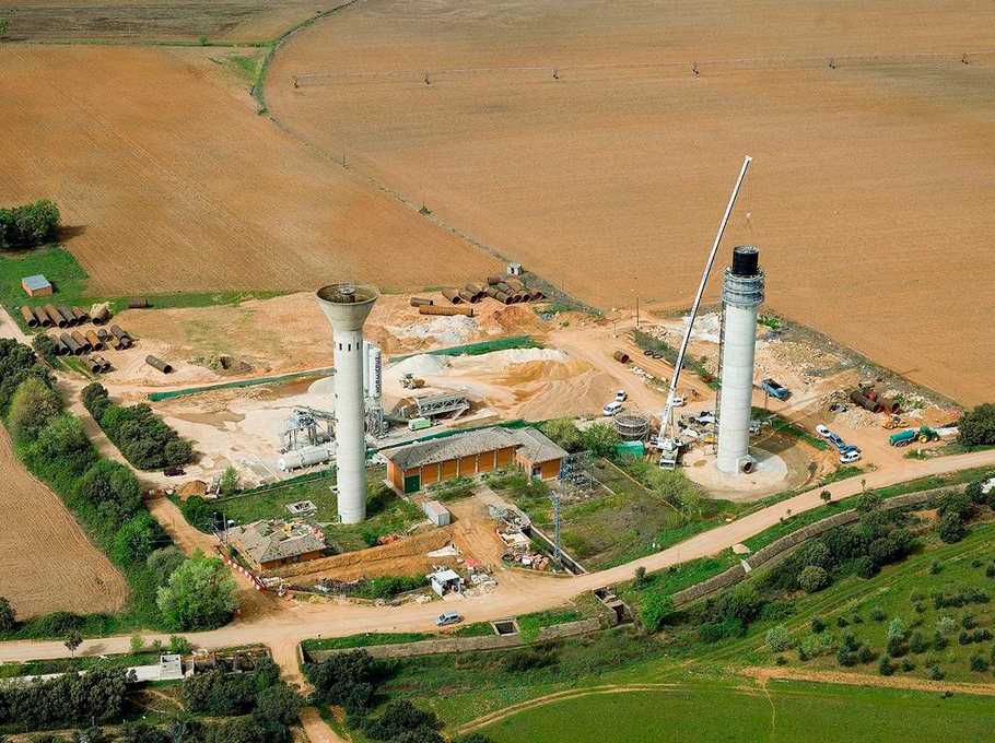 Moldes para Prefabricados de Hormigon (Encofrado autotrepante para depsitos de expansin. Canal de Bullaque, Ciudad Real (Espaa))